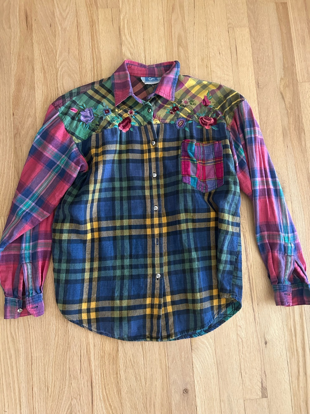 Vintage QPS Mixed Flannel Floral Embroidered Button Up Size medium boho